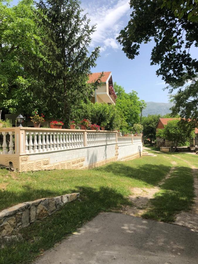 Apartman Ana Vrlika Екстериор снимка
